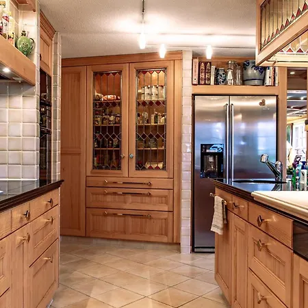Villa Am Renn Chalet 8br - What'app - 0034-656-619-782 - For Reservations!